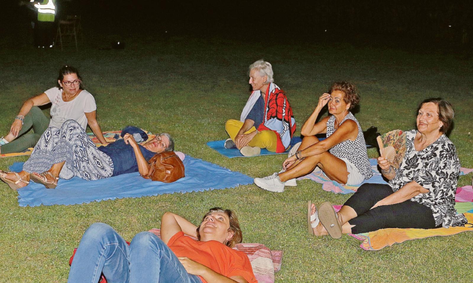 Gli occhi in su ad ammirare le stelle