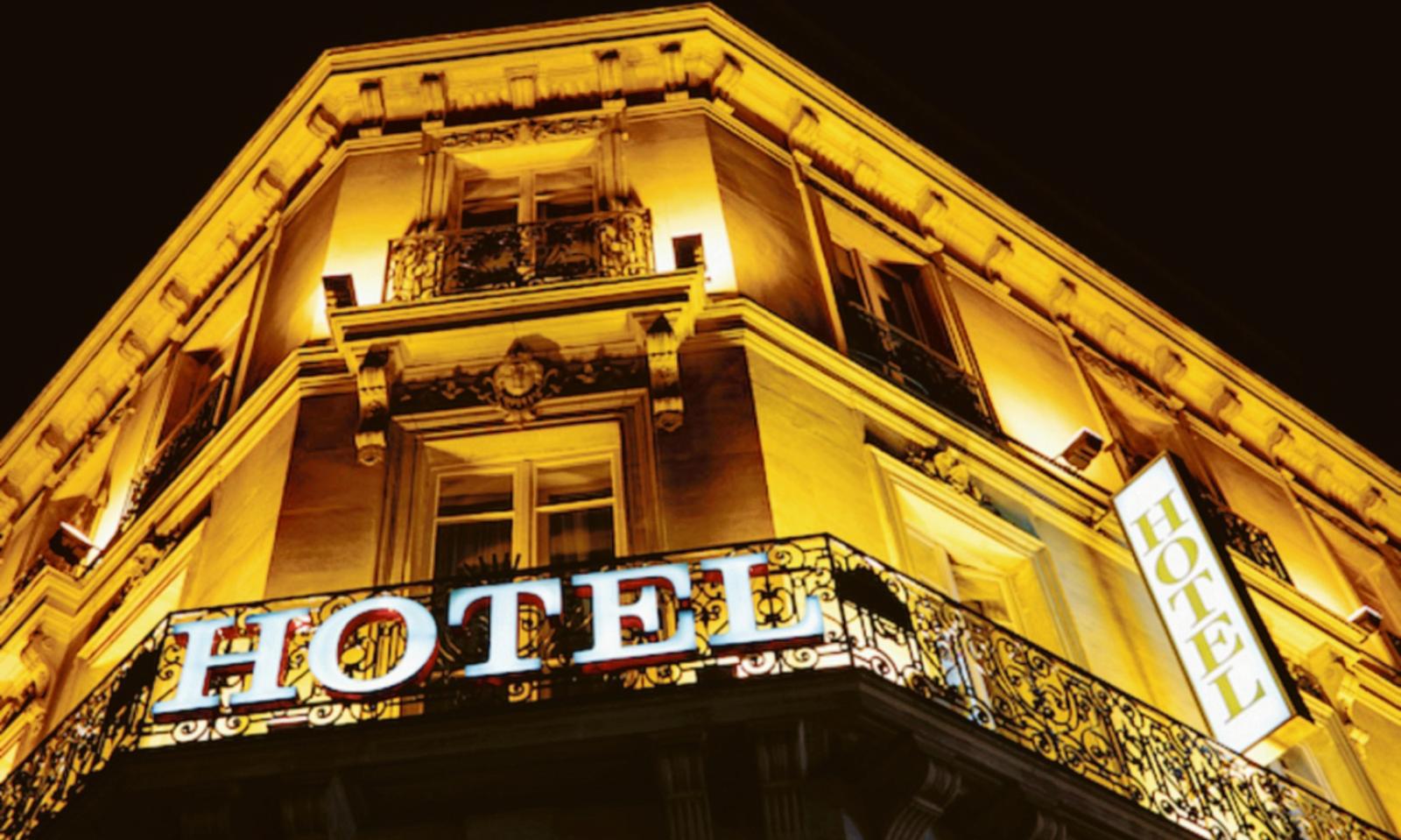 Alberghi, in 4 anni rincari del 18%