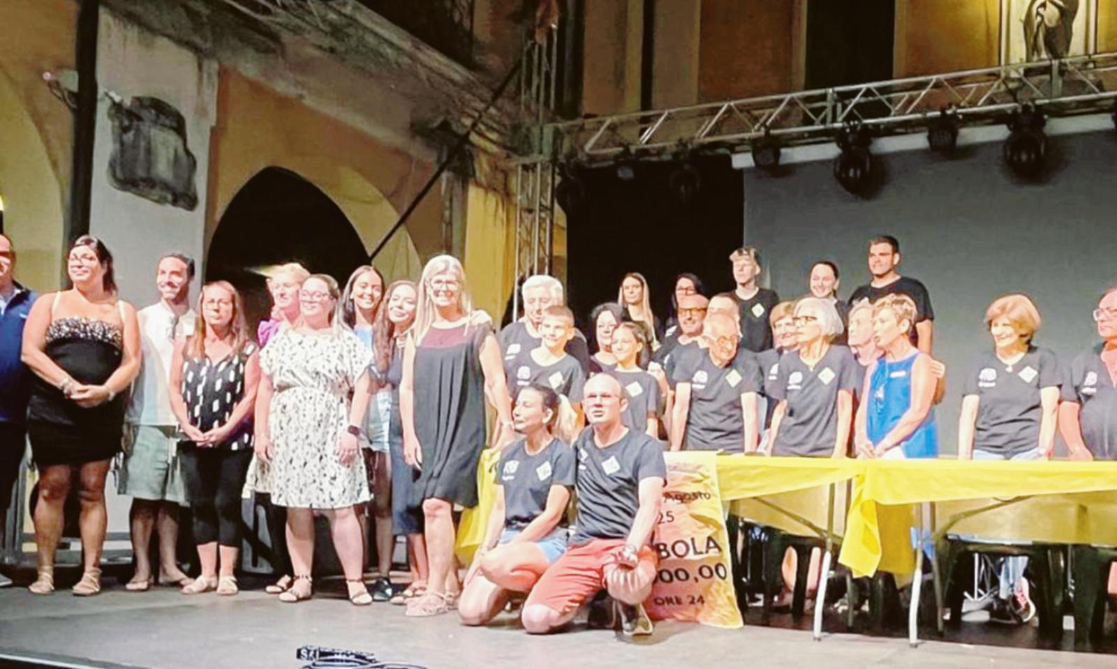 In sette festeggiano la tombola!