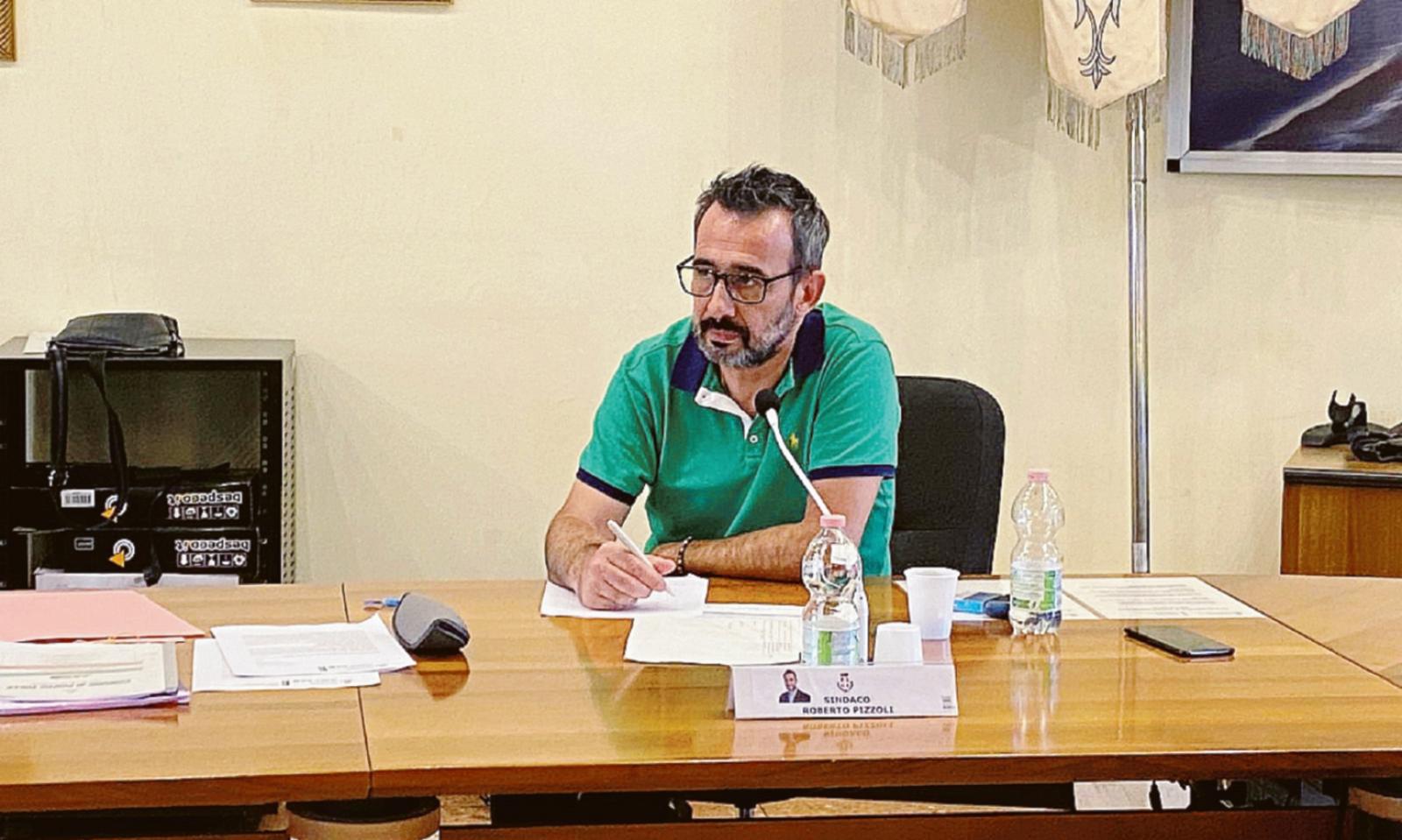 "Non si far&agrave; un centro migranti in paese"