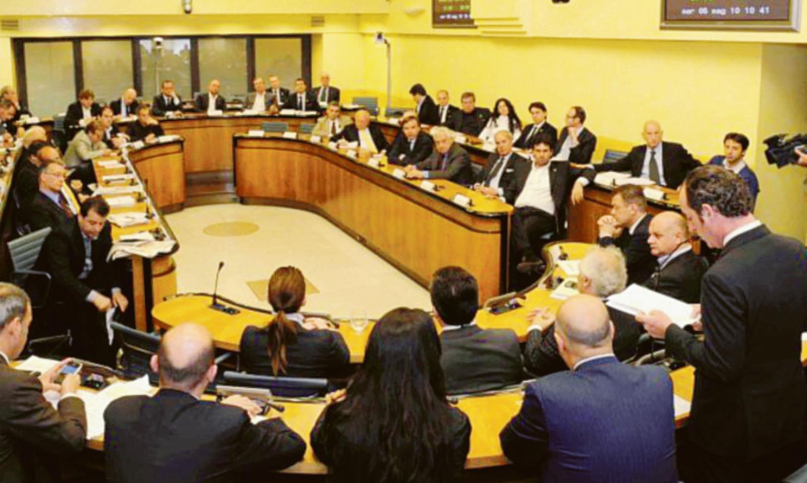 Regionali, partiti alle grandi manovre: stallo nel centrodestra, Piasentini va con Vale dopo il no Pd