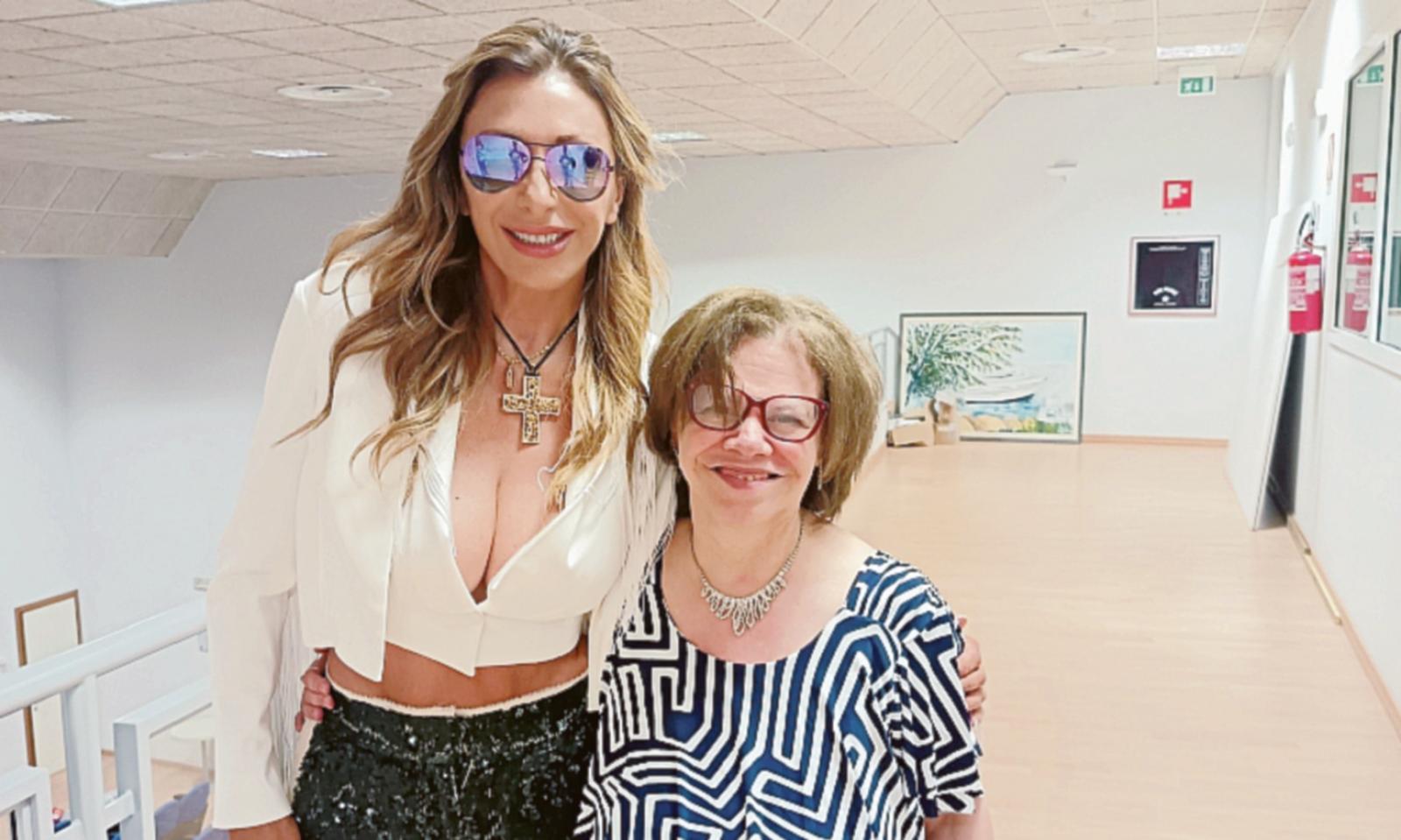 Roberta incontra Sabrina Salerno: "E' un sogno che diventa realt&agrave;"