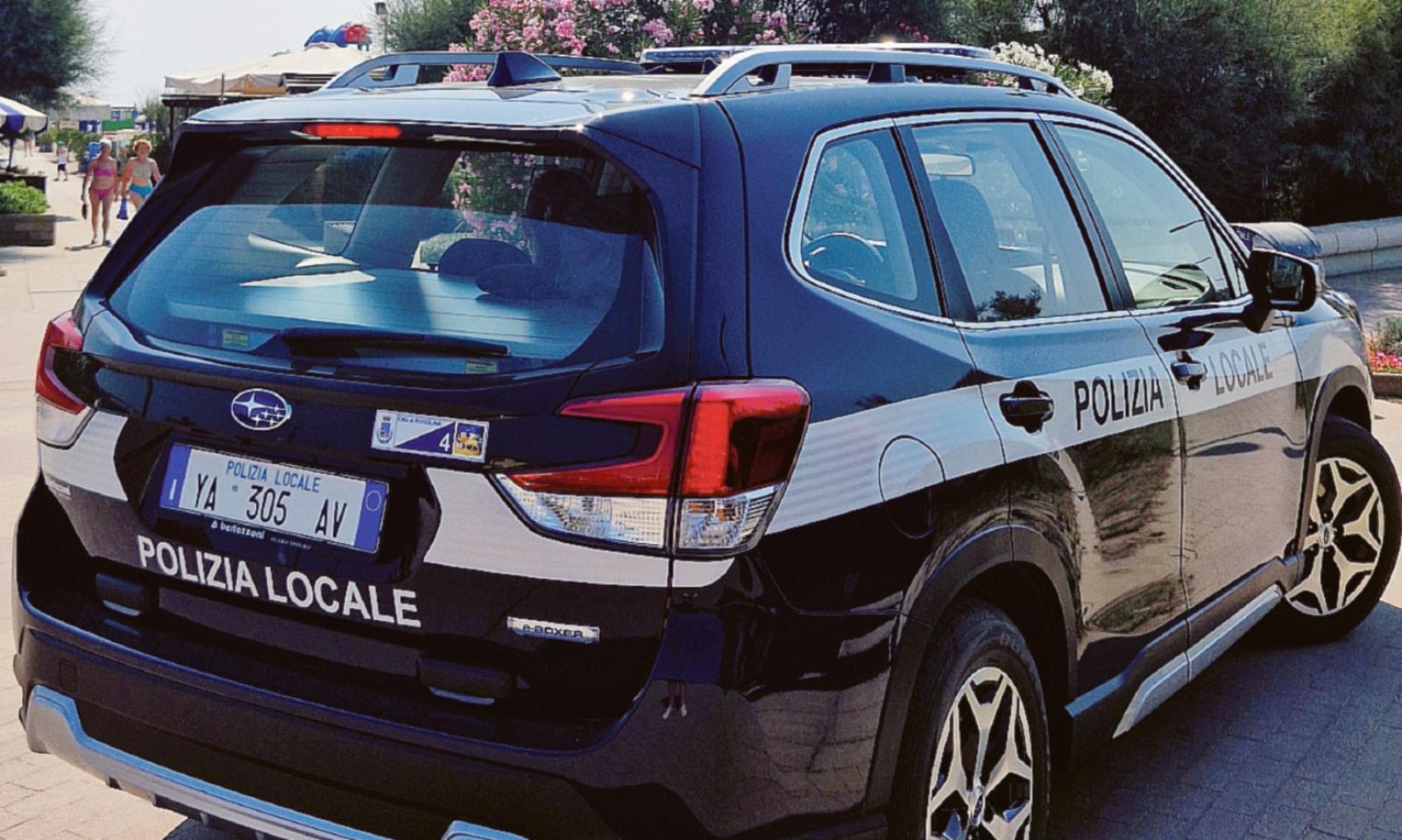 Strada occupata: tre attivit&agrave; sospese