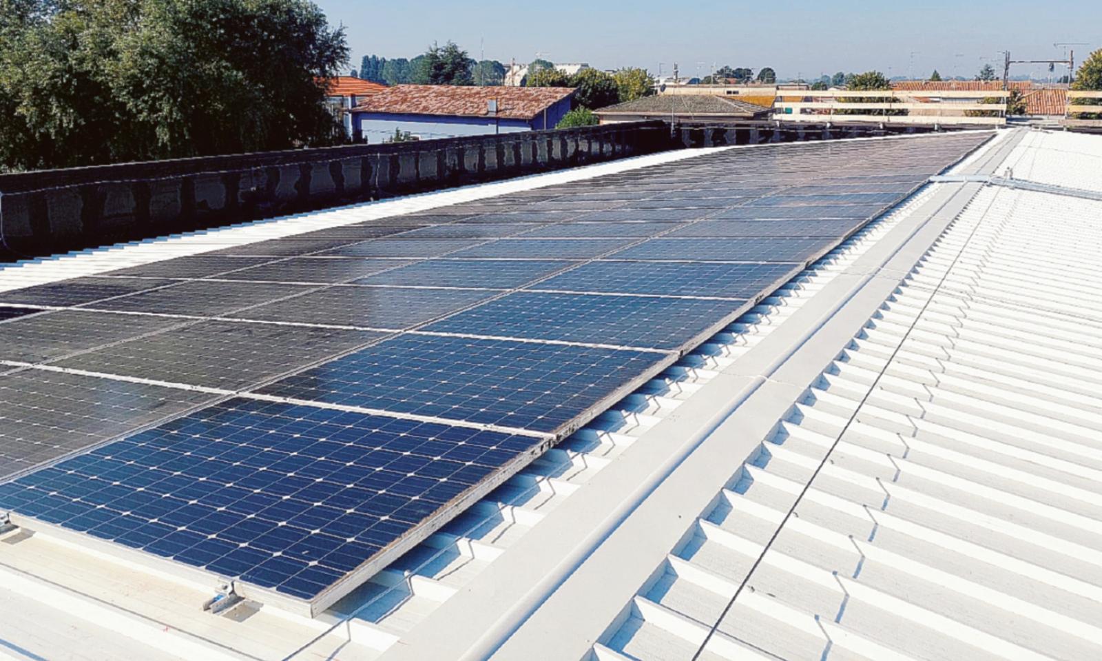 Tetto tutto nuovo al palazzetto