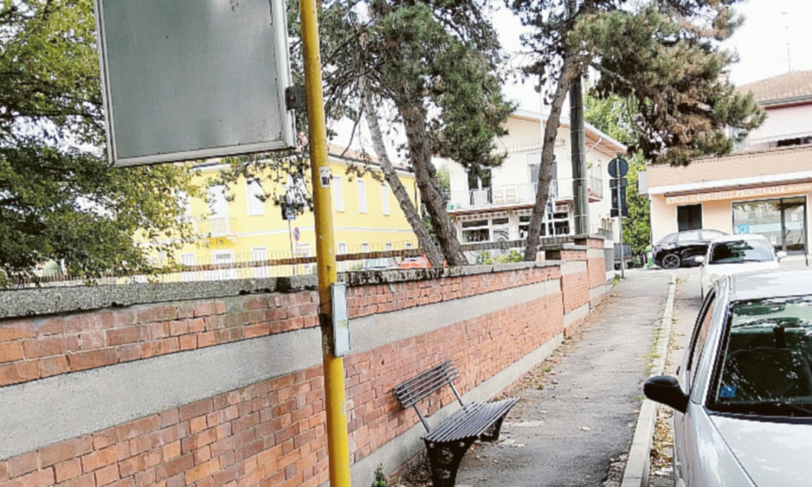 I cittadini chiedono una pensilina