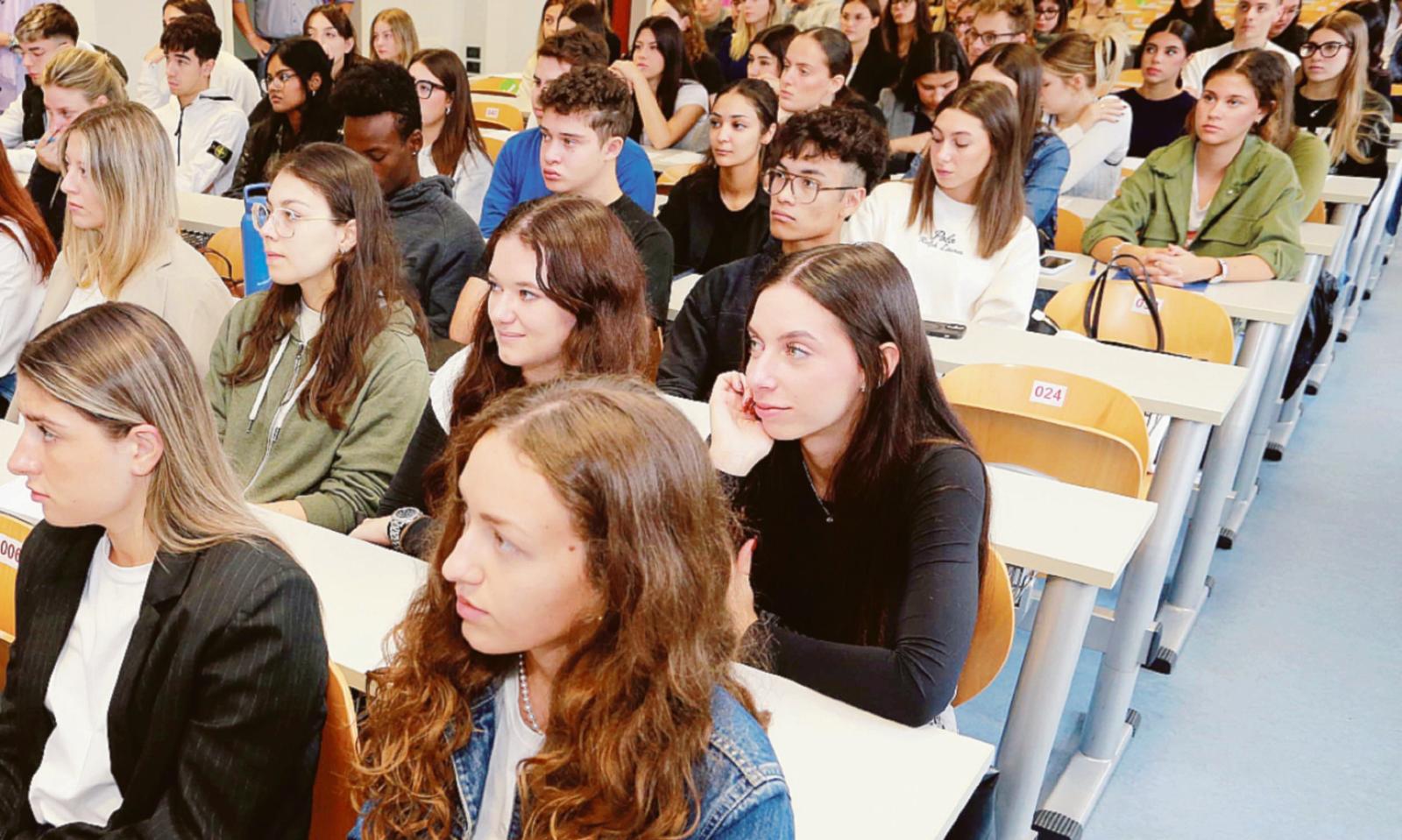 Sindaco, prefetto e assessore regionale accoglieranno gli studenti delle superiori al teatro Duomo