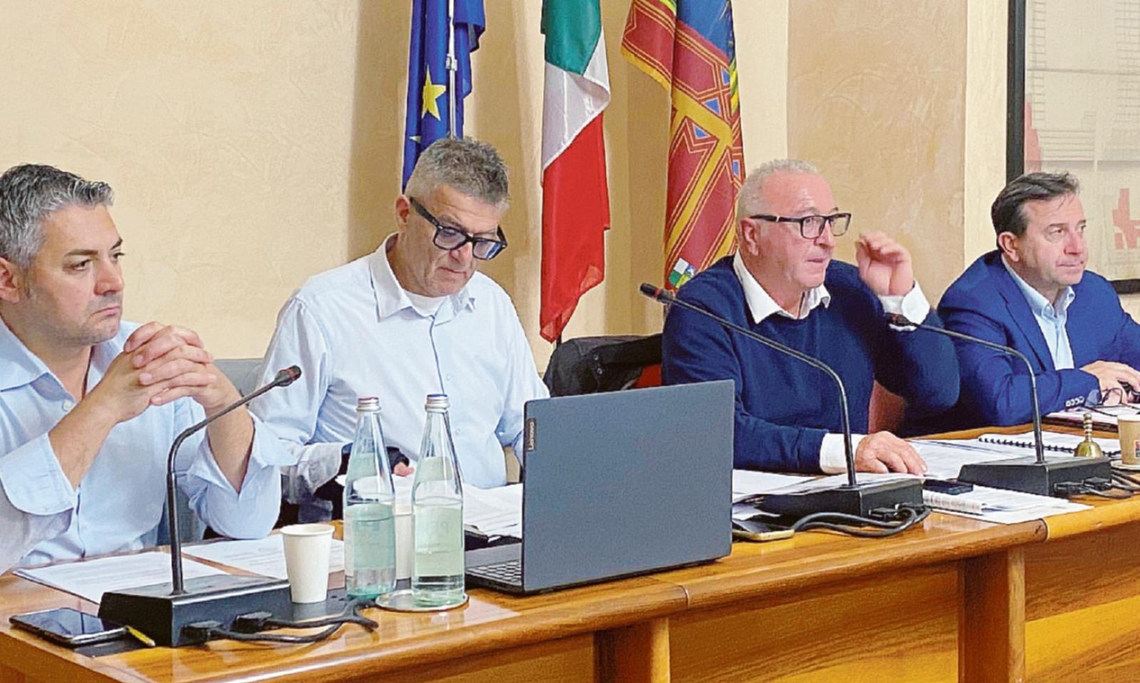 Bocciata la mozione contro Alchemia