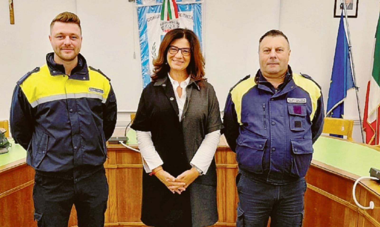 Vigile e bibliotecaria new entry