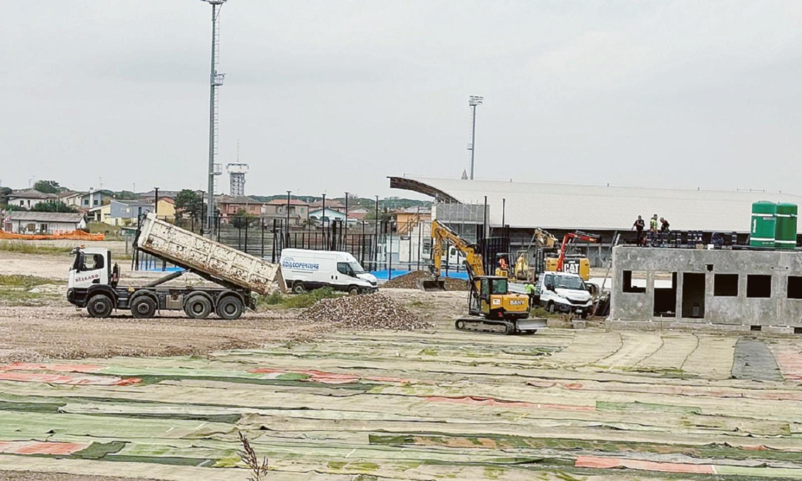 Ex Soceic: le ruspe sono in azione