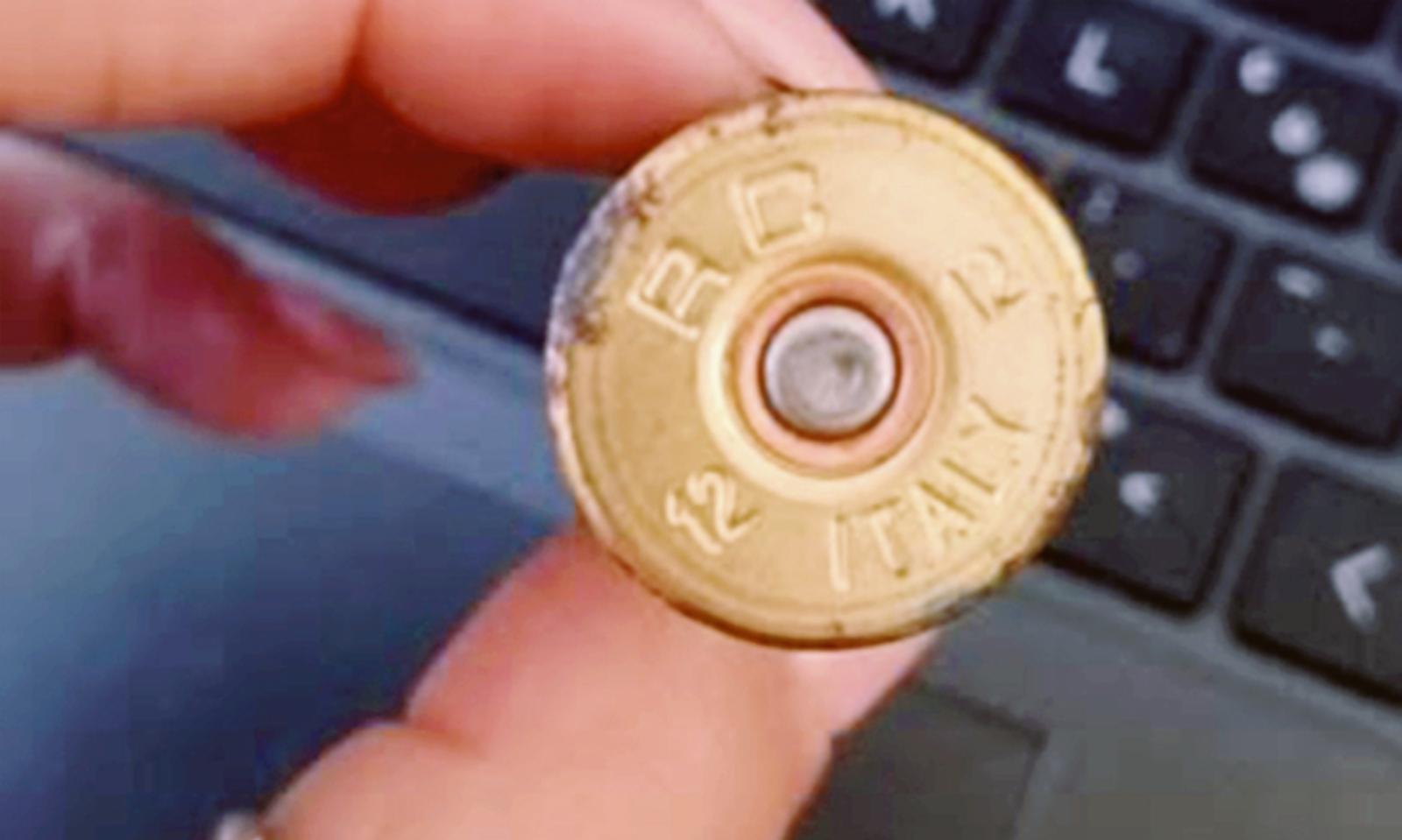 &ldquo;Minacciata con un proiettile&rdquo;