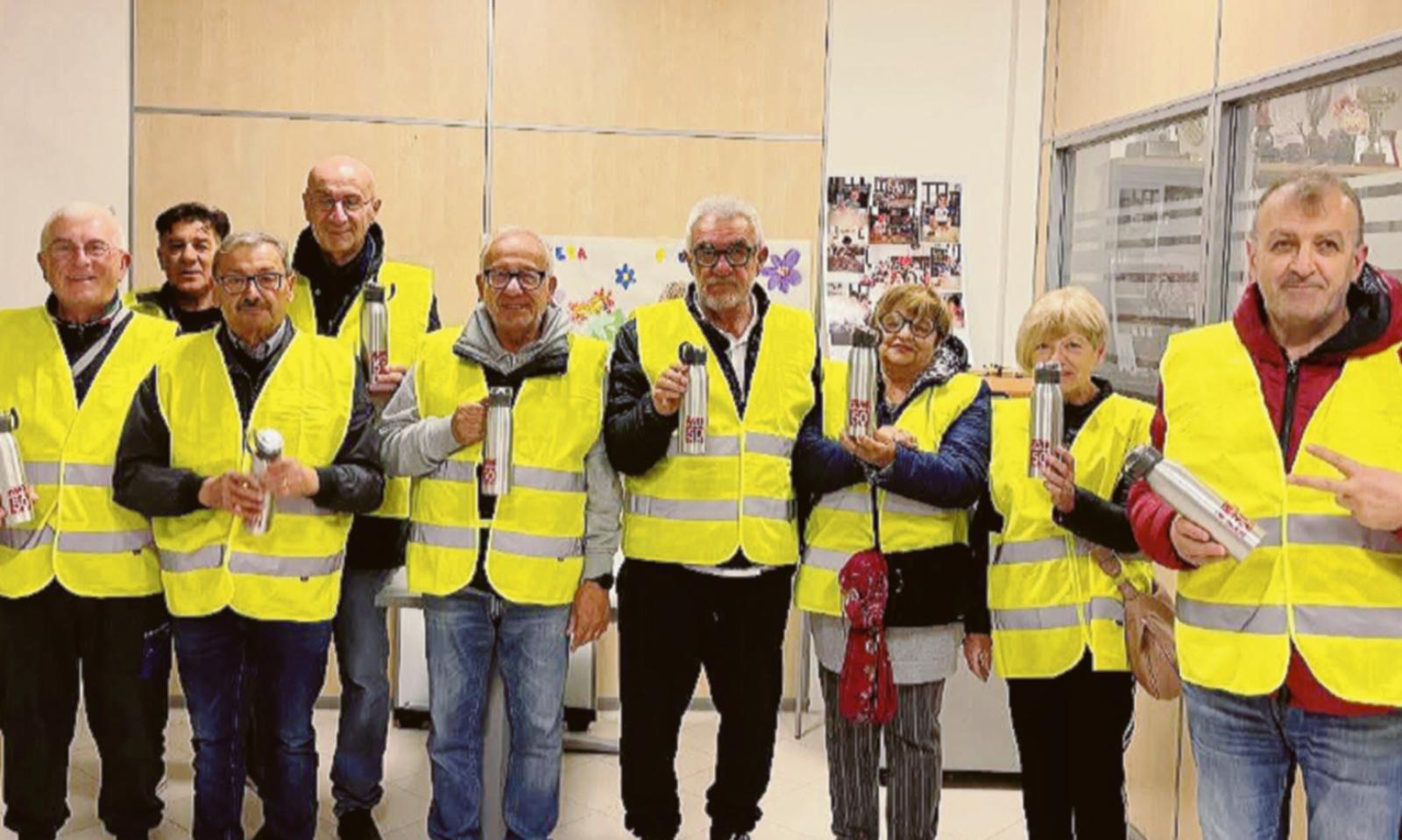 Qui i nonni vigile vestono Avis