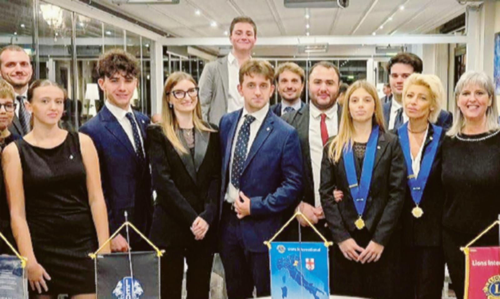 In 11 fondano il Leo club omega