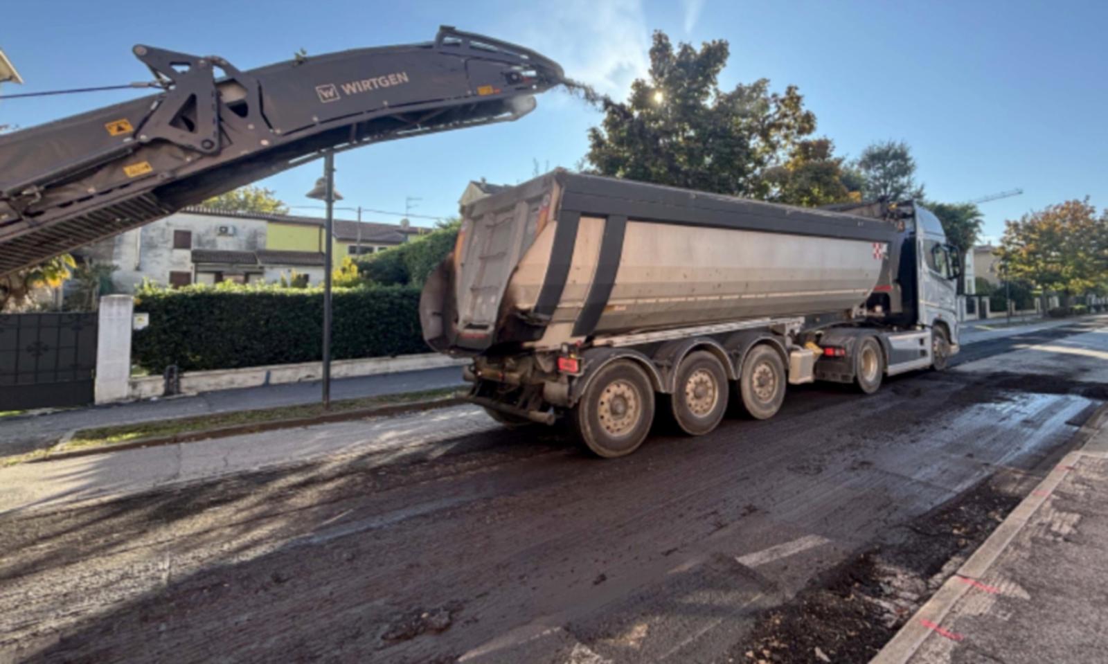 Asfaltatura finita mancano solo le strisce