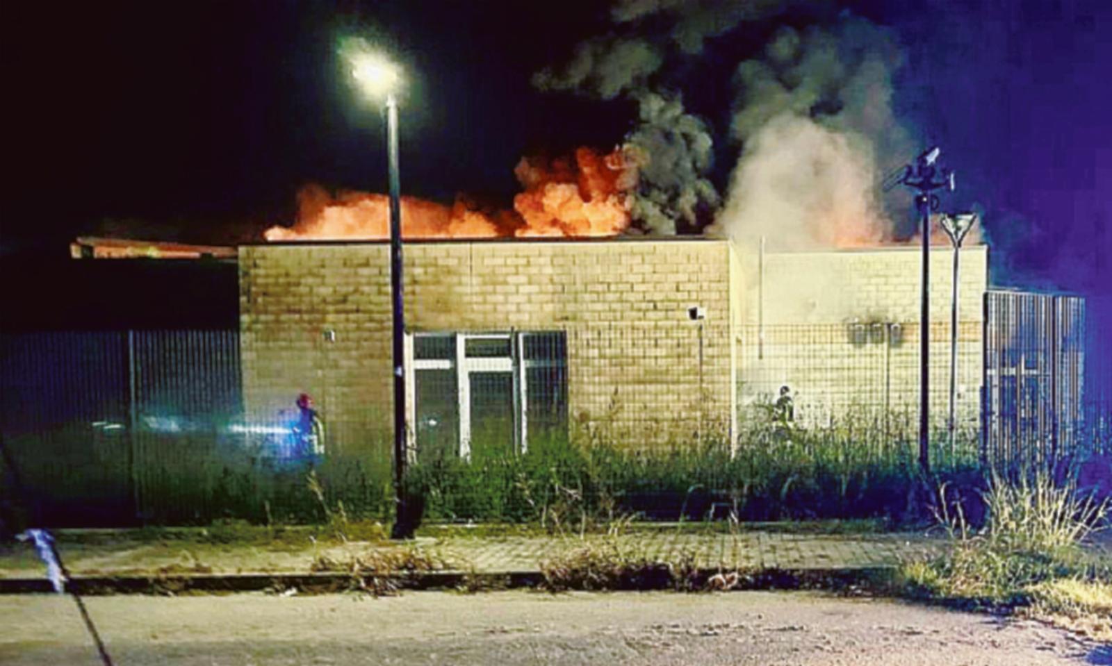 Rogo in piscina, la conta dei danni