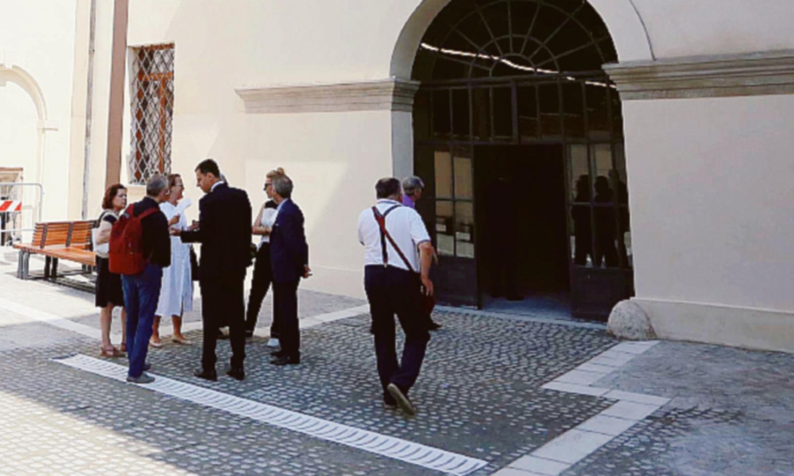 Il tavolo con le autorit&agrave; al Cur