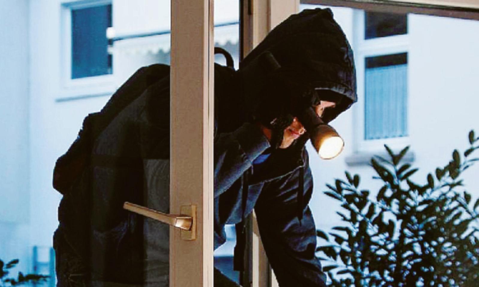 Hanno derubato anche il prete