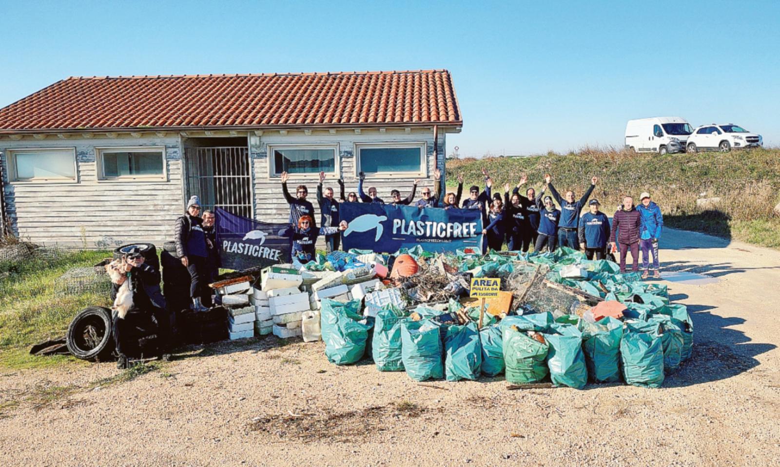 Una tonnellata di rifiuti in meno