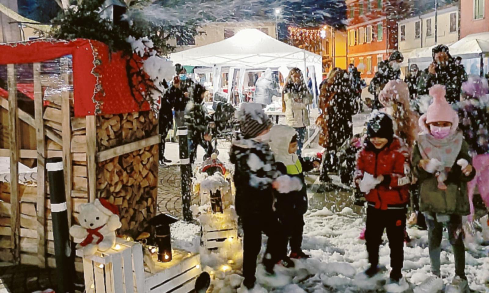 Si accende la corsa al Natale