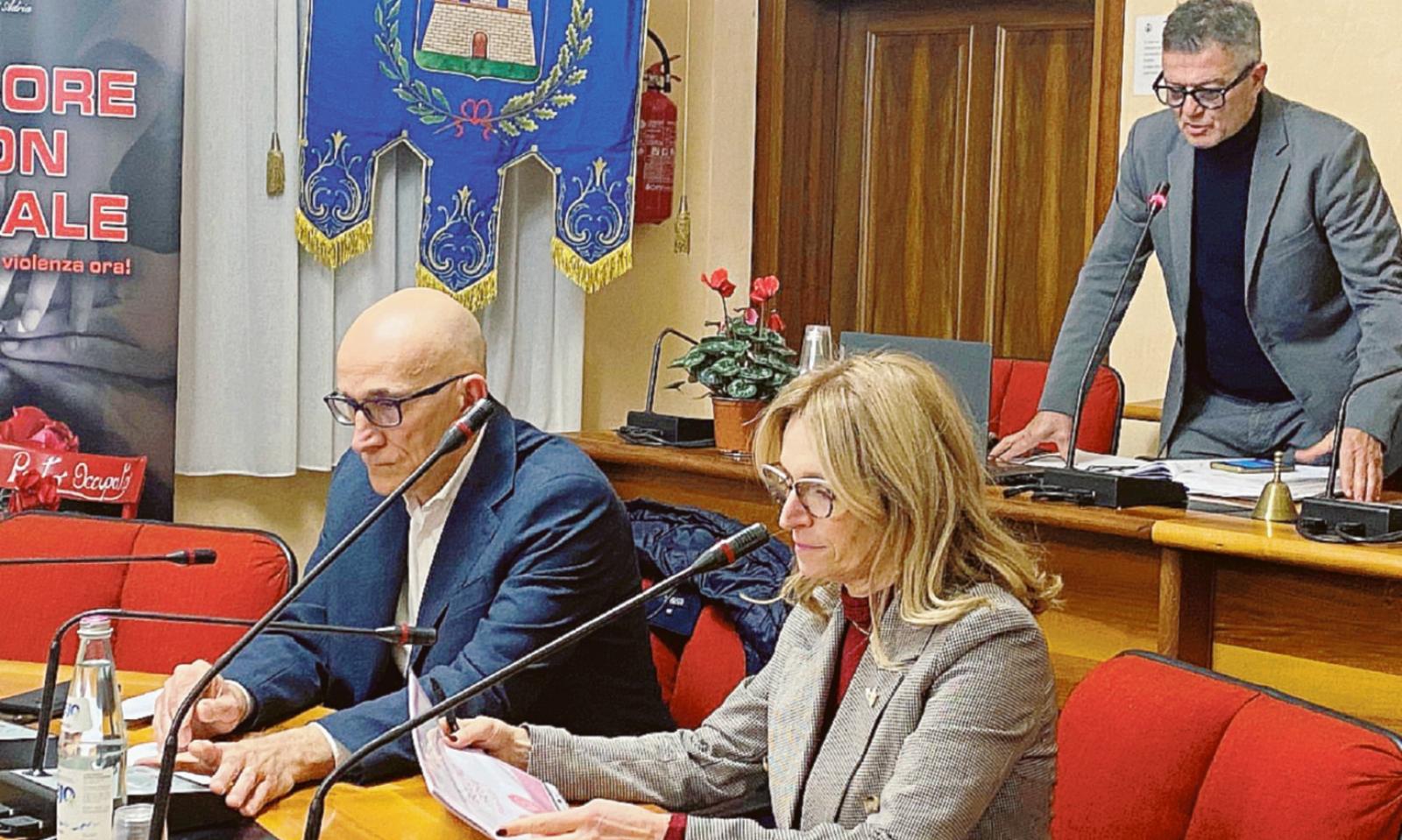 &ldquo;Pochi medici? Problema nazionale&rdquo;