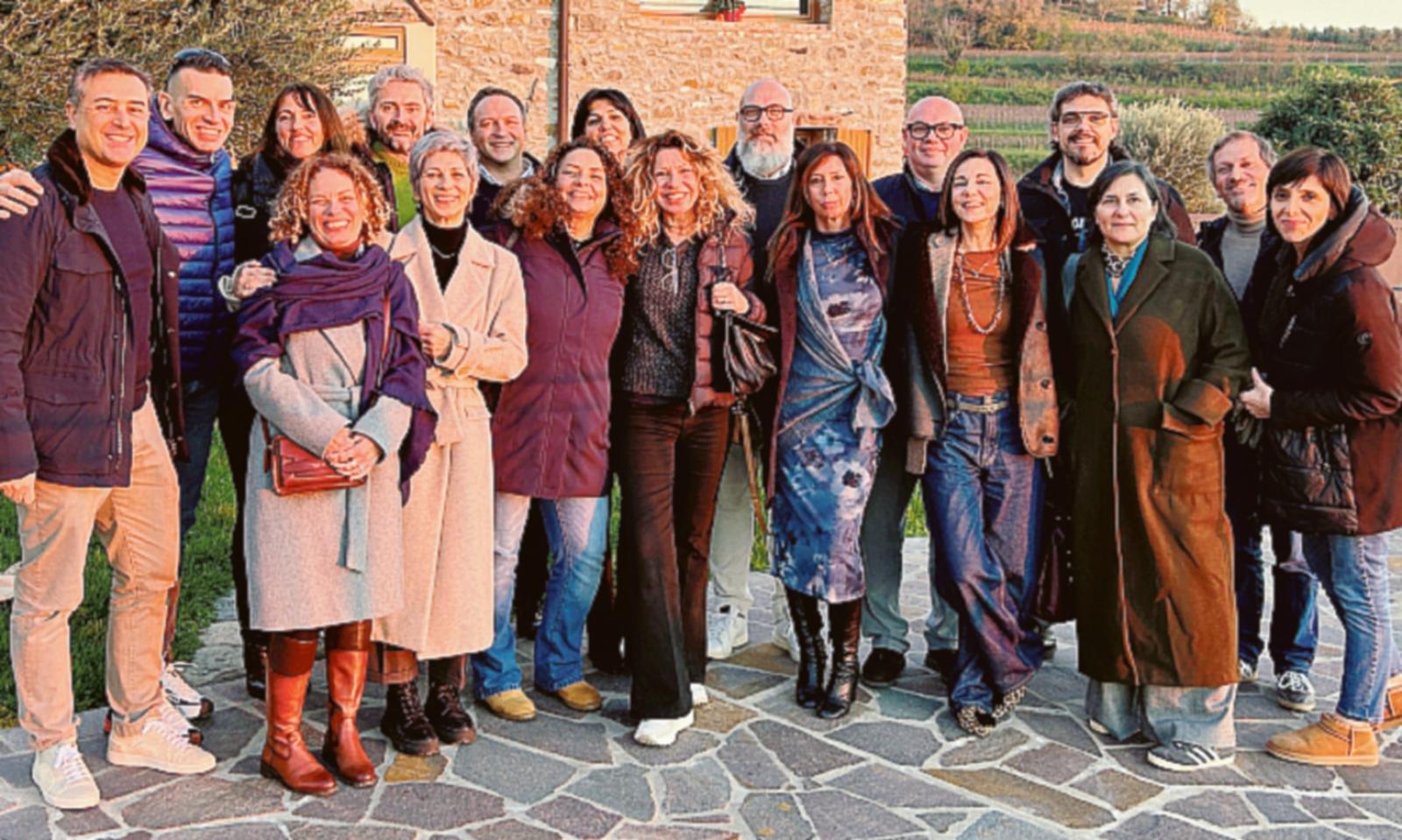 Pranzo, aneddoti e ricordi fra gli amici della quinta c