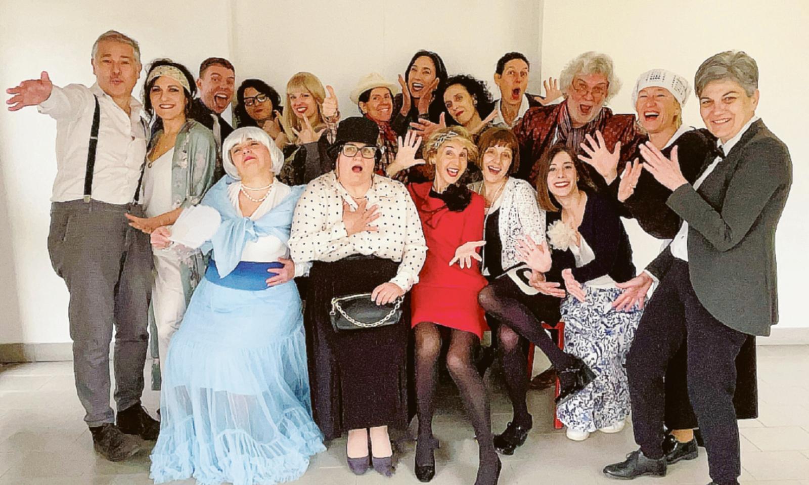 Prof in scena &ldquo;per salvare il mondo&rdquo;