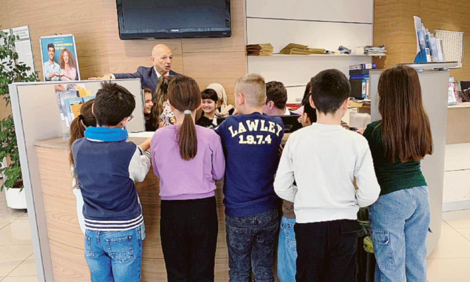 Gli alunni della primaria dell&rsquo;Amicizia in visita a Banca del Veneto Centrale