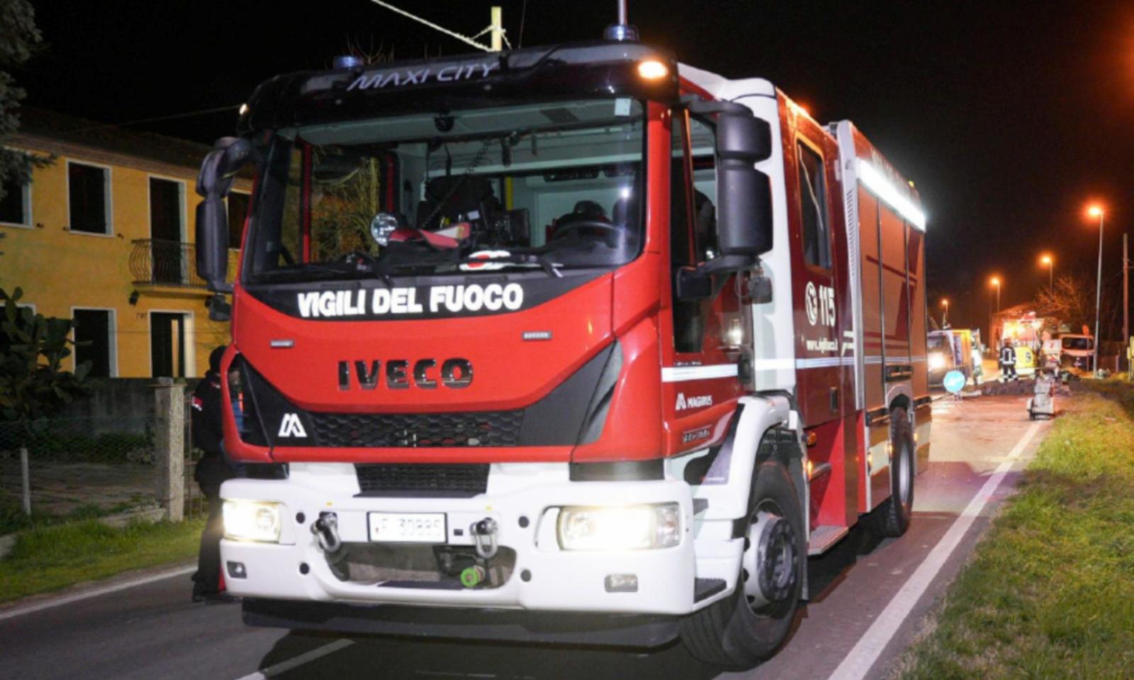 Fuga di gas: evacuate due famiglie con 5 bambini