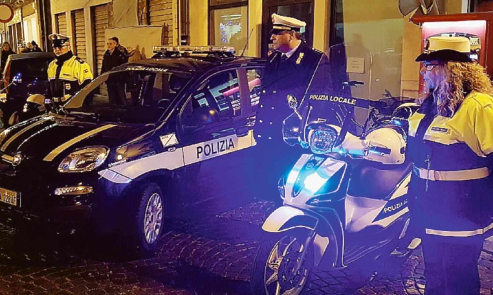 La polizia locale fa le notti a Natale