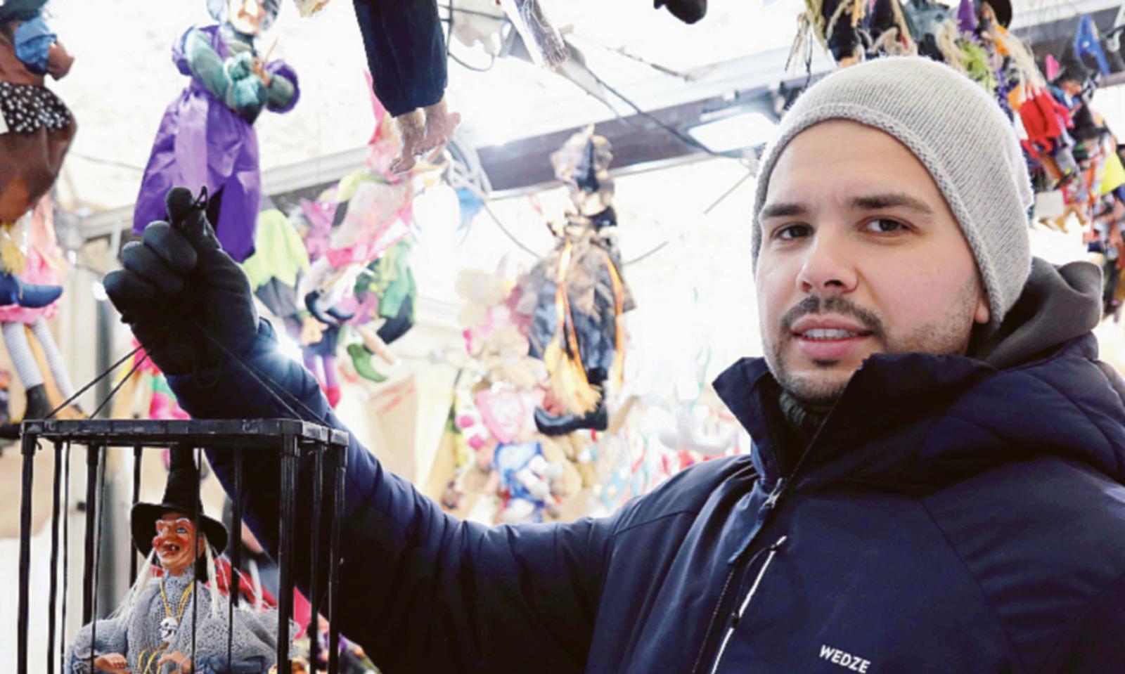 In piazza ci sono gi&agrave; le &ldquo;calze&rdquo;