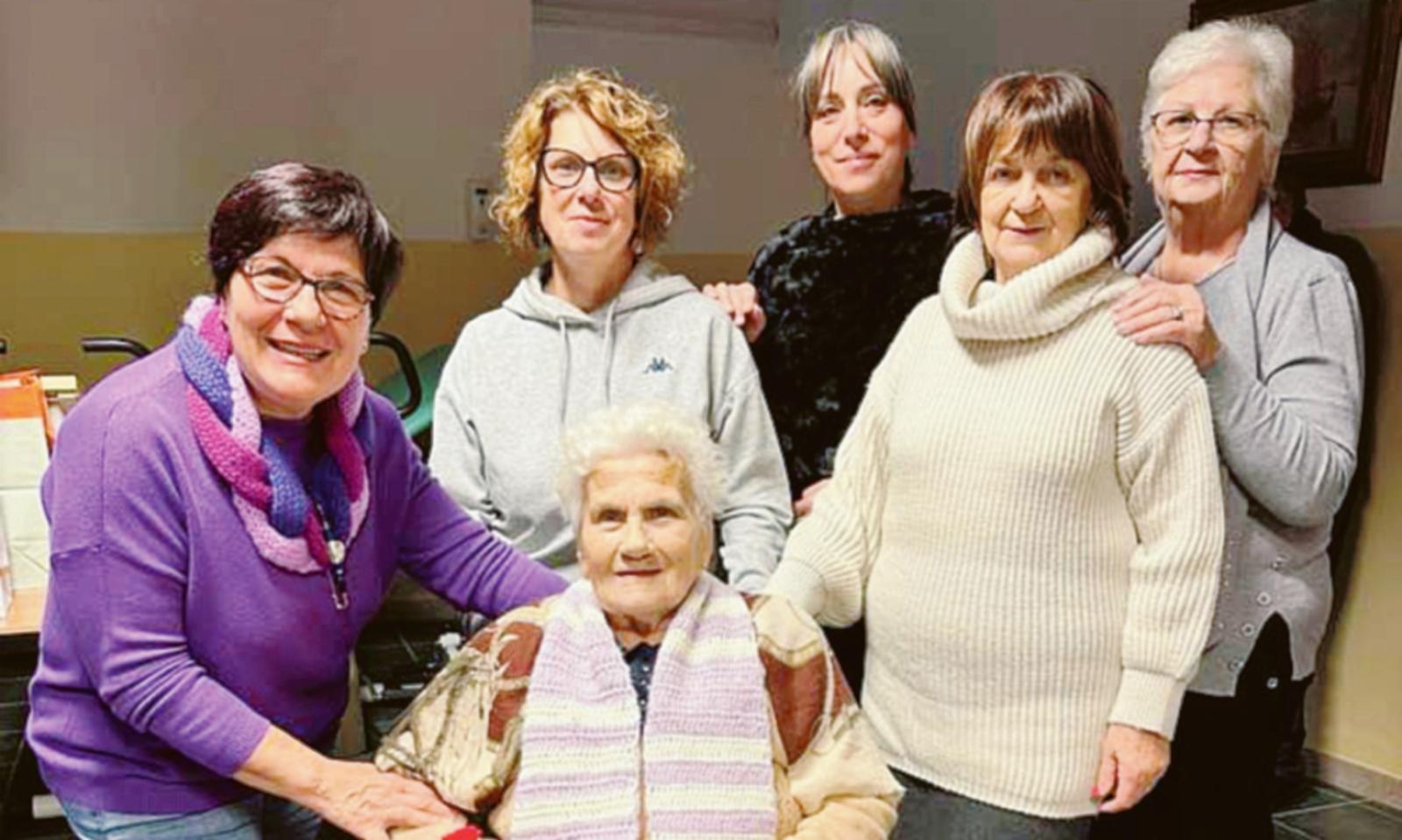 &ldquo;Mani abili&rdquo; e vicine ai nonni