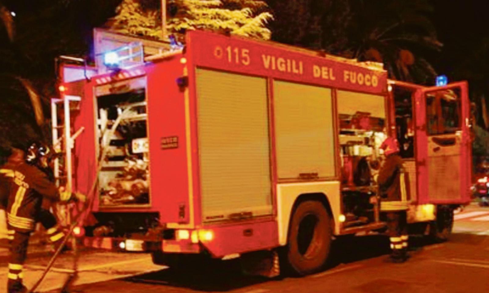 Paura e fiamme al laboratorio