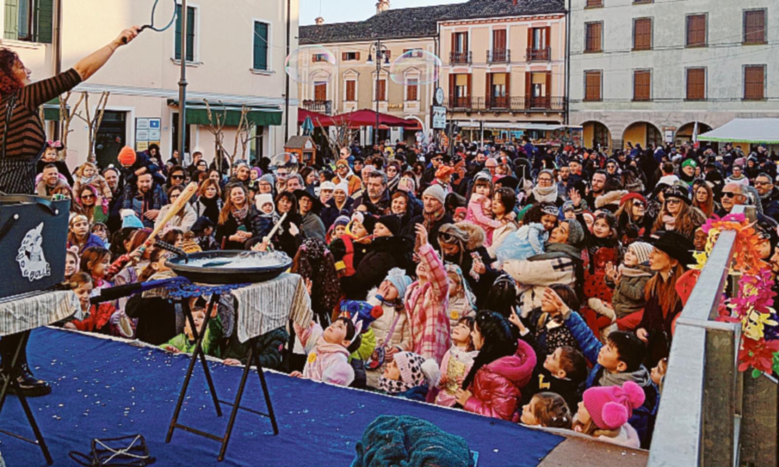 La citt&agrave; pronta per il Carnevale