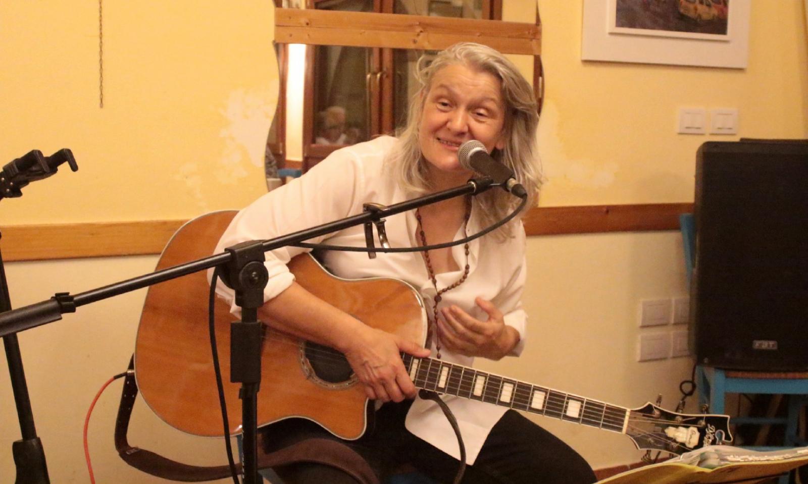 Ladri senza cuore, il rock in soccorso