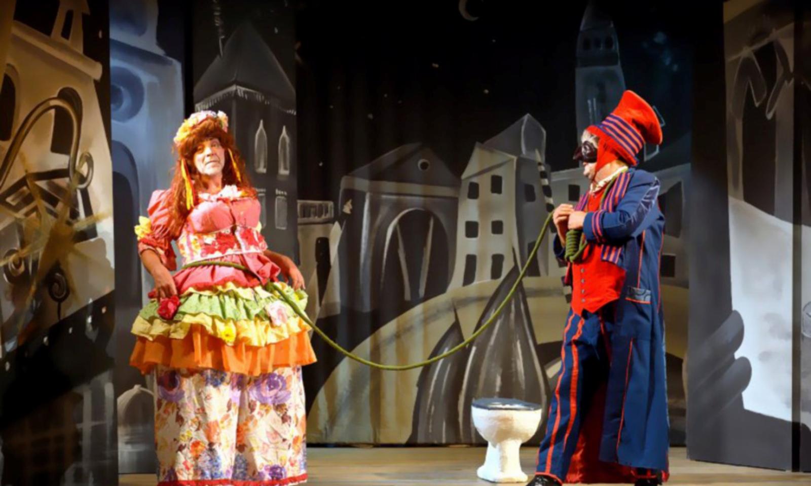 Il palco accoglie il teatro amatoriale