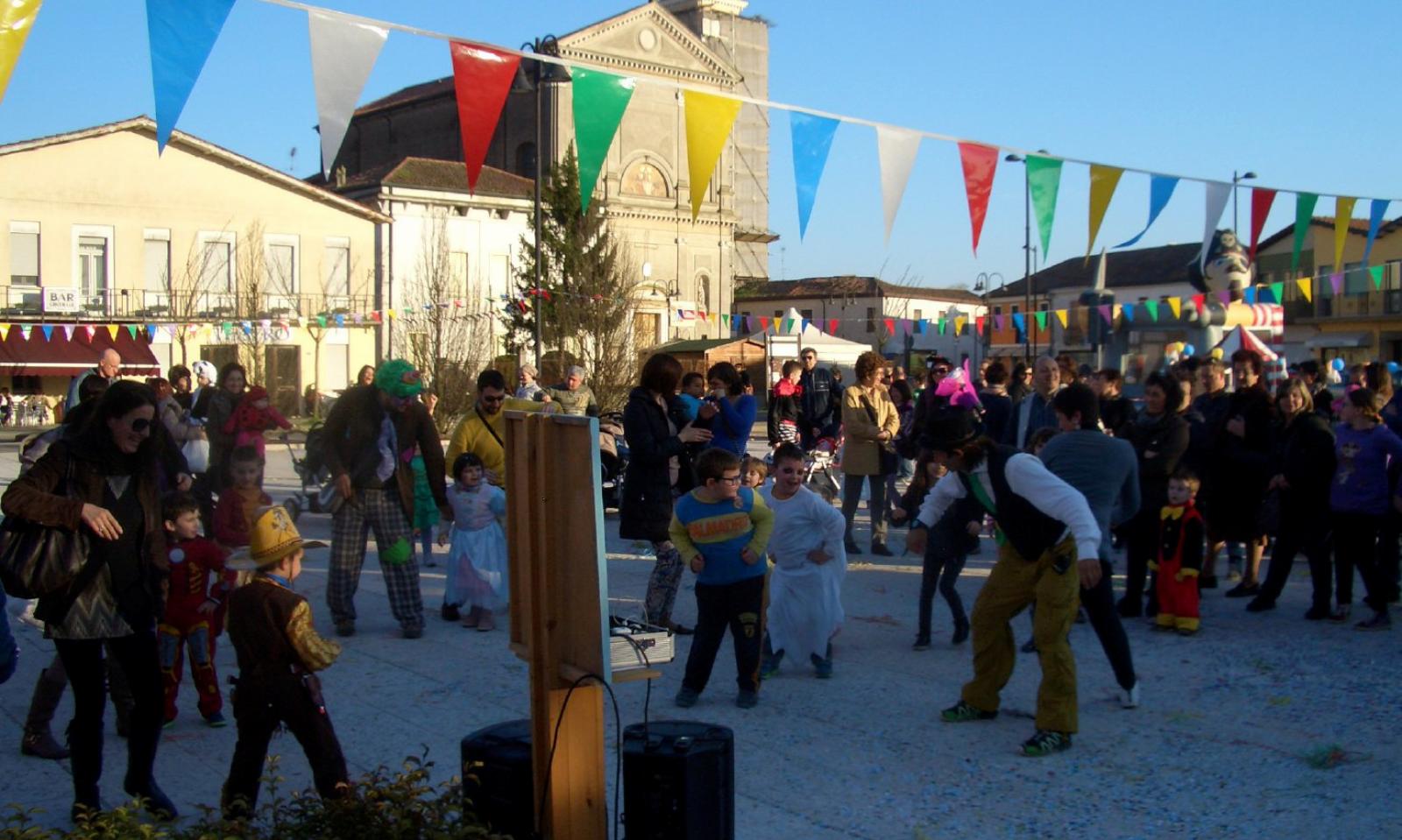 Il Carnevale si fa in piazza