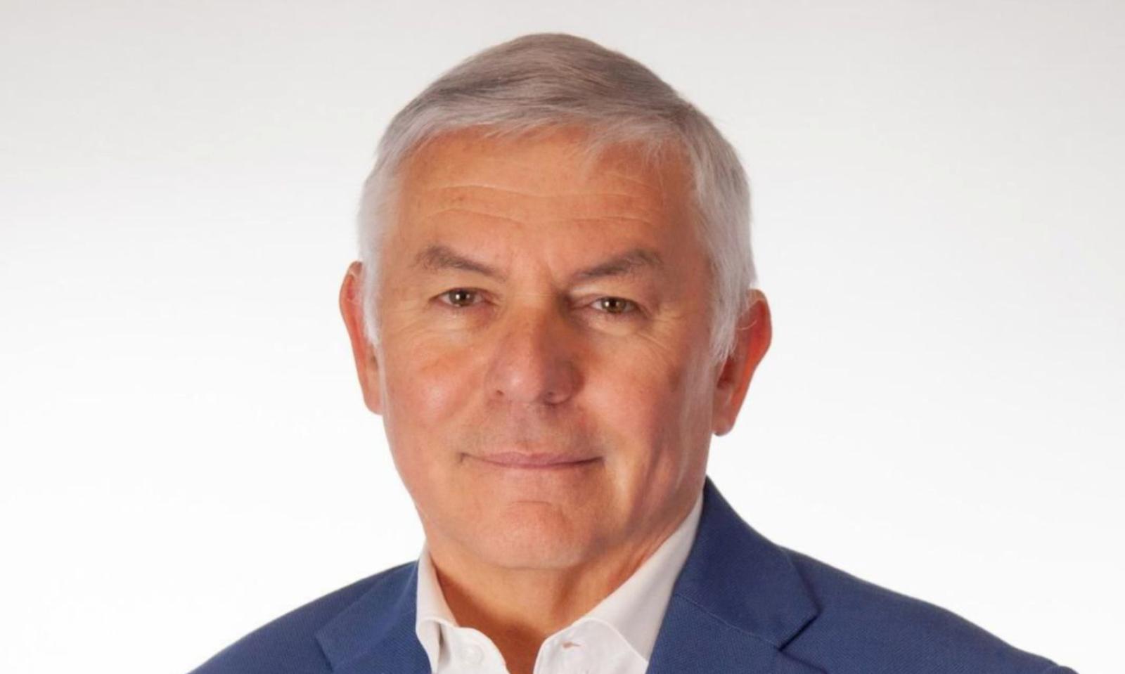 Via la corrente, sindaco furioso