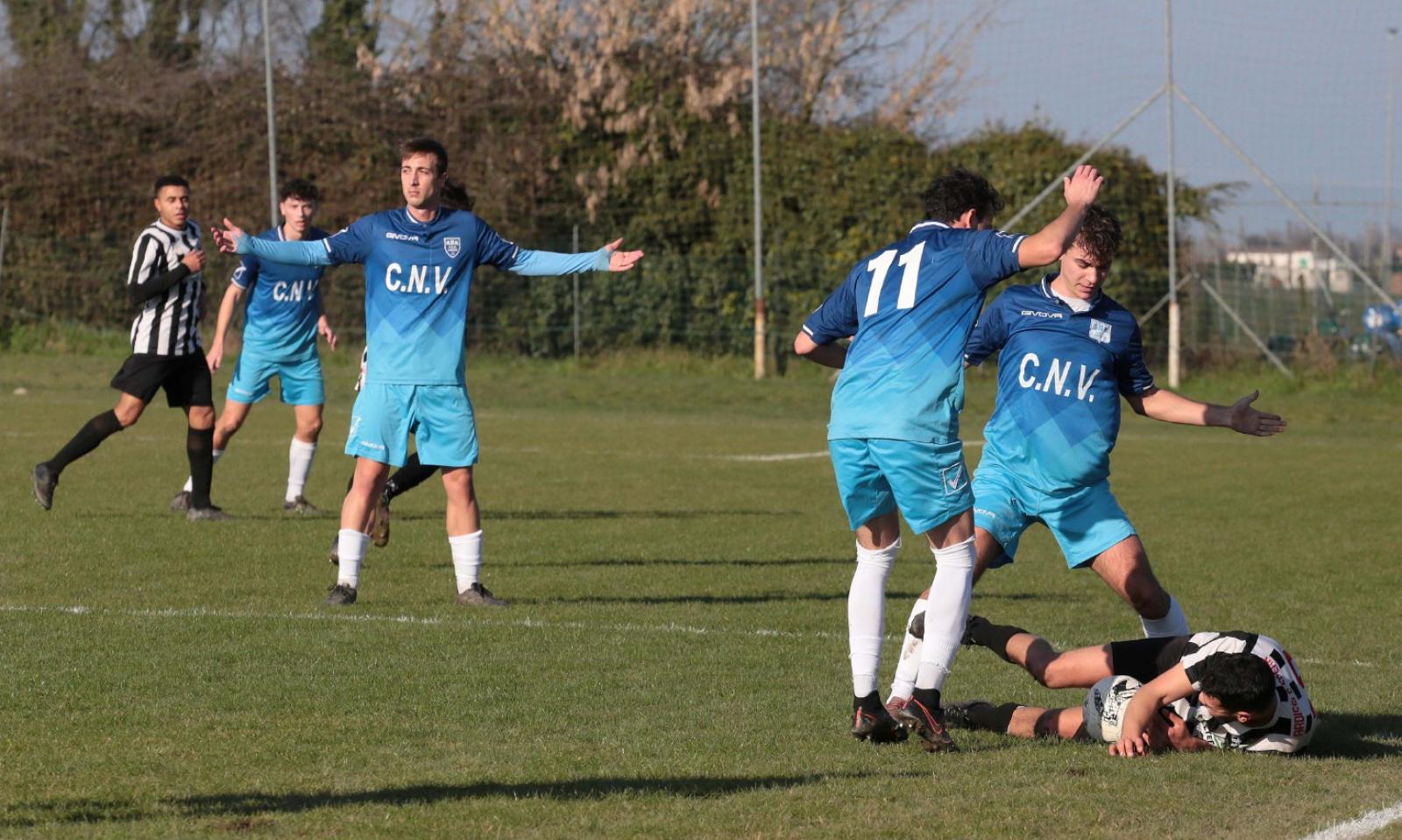 Derby biancazzurro nel girone C