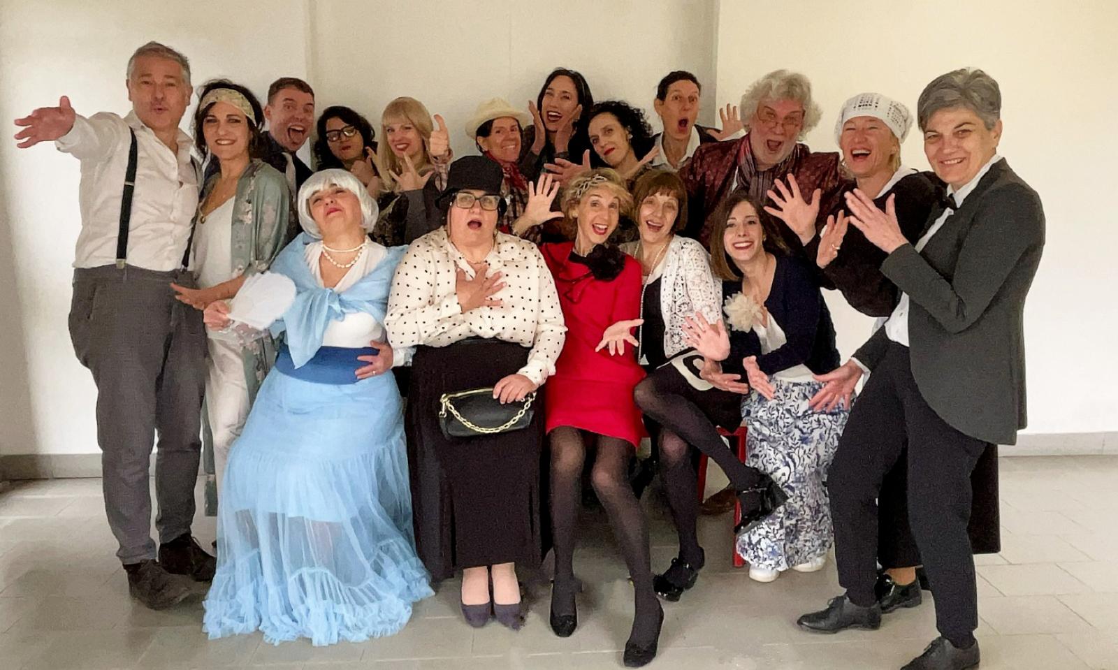 Prof in scena con ironia e Campanile