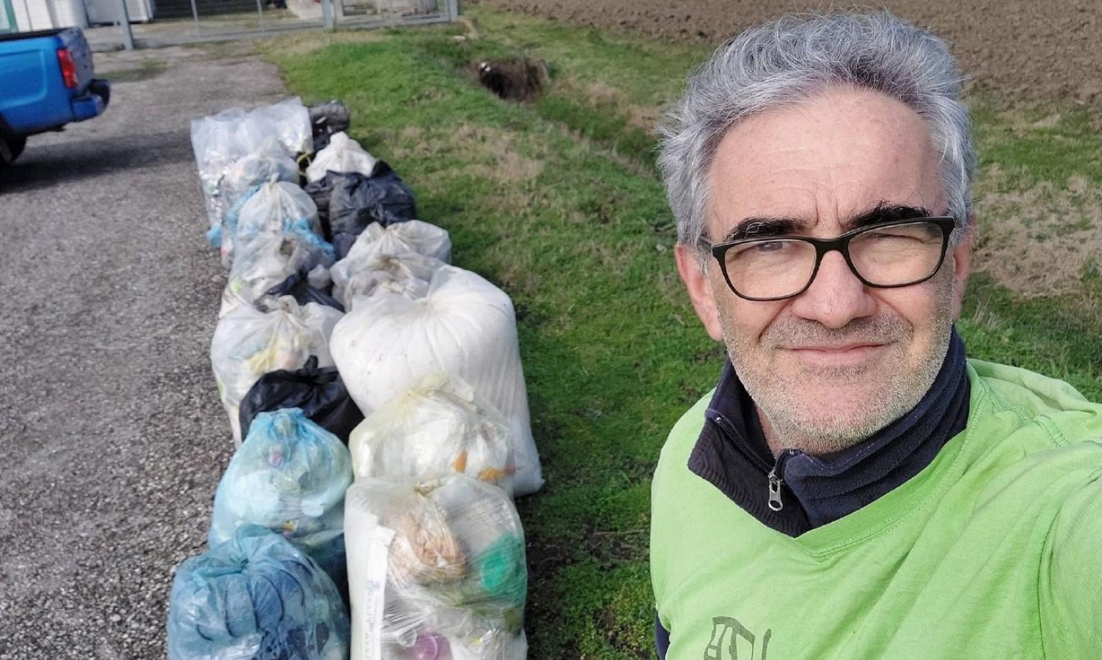 La strada ripulita dai rifiuti