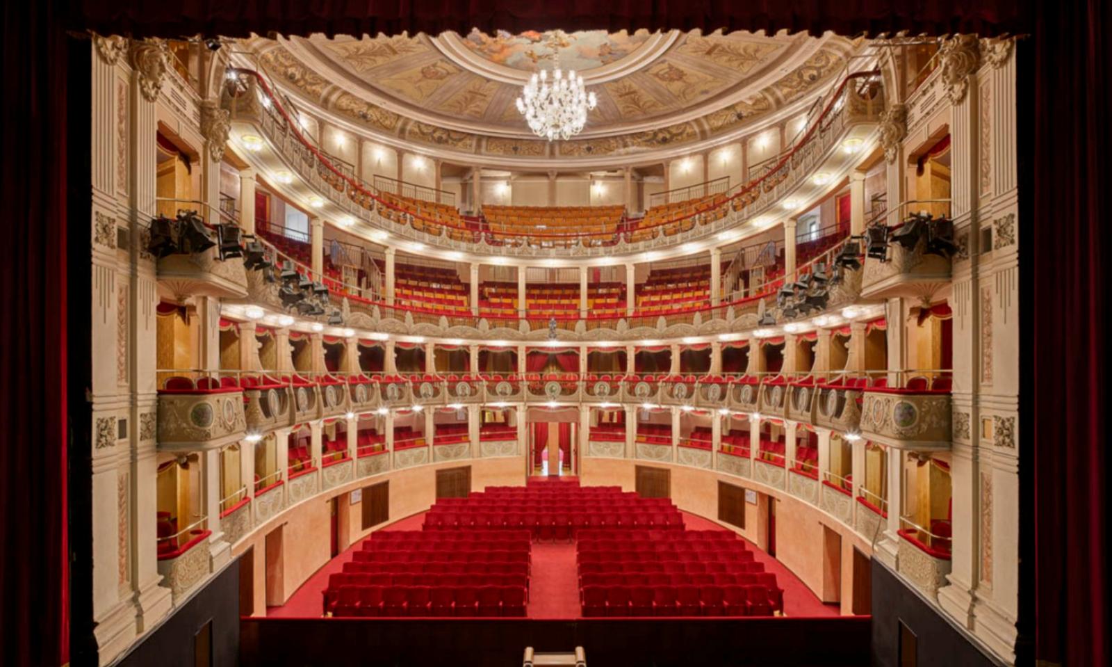 Influencer all&rsquo;Opera. Letteralmente