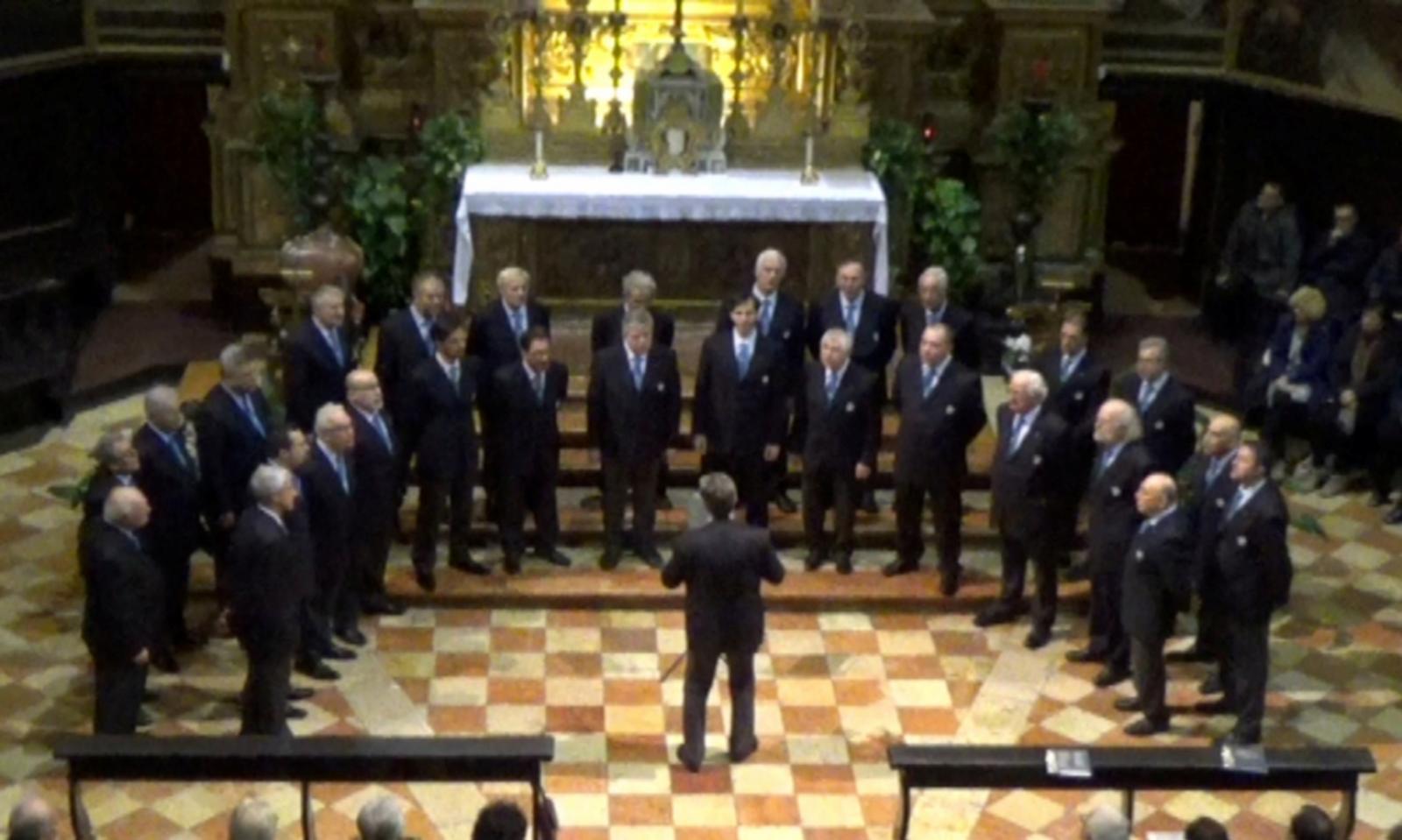 Il coro Monte Pasubio canta per gli ospiti dell&rsquo;Iras