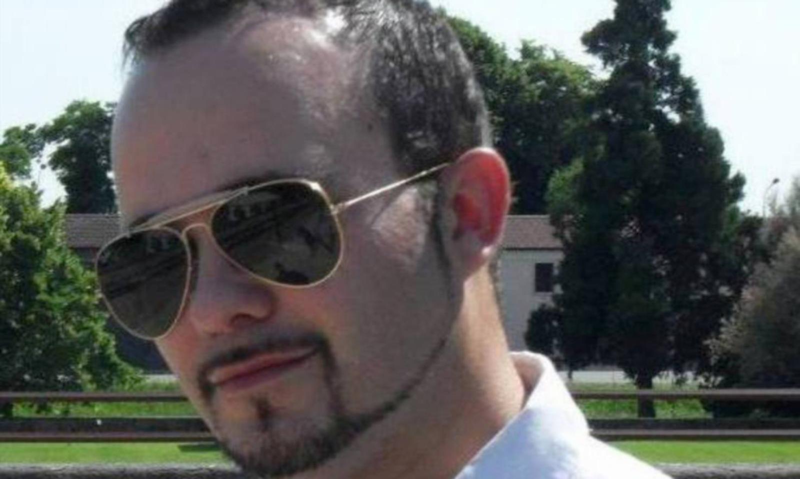 Padre di due bambine trovato morto in casa