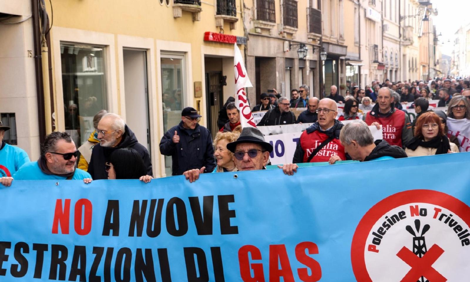 Trivellazioni, critiche a Gasparini