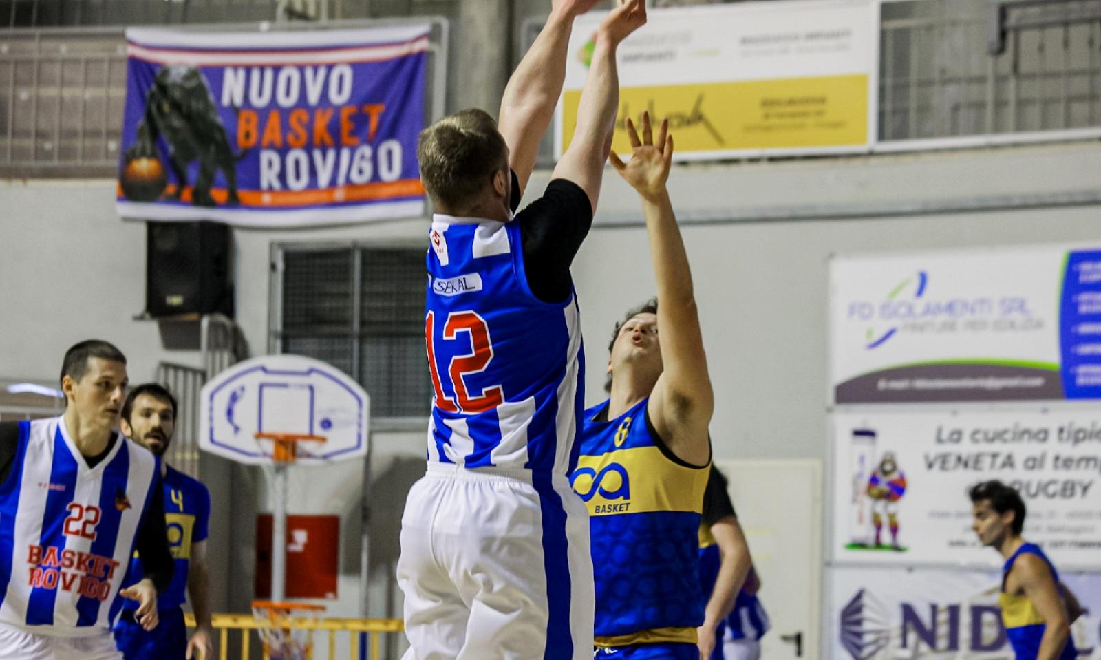 La palla a spicchi brilla ancora