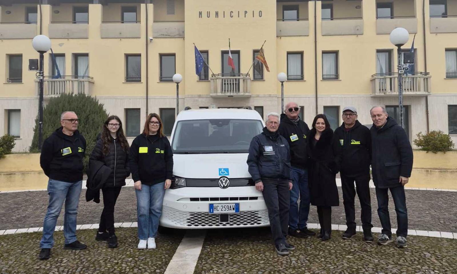 Ecco il pulmino per l&rsquo;Auser