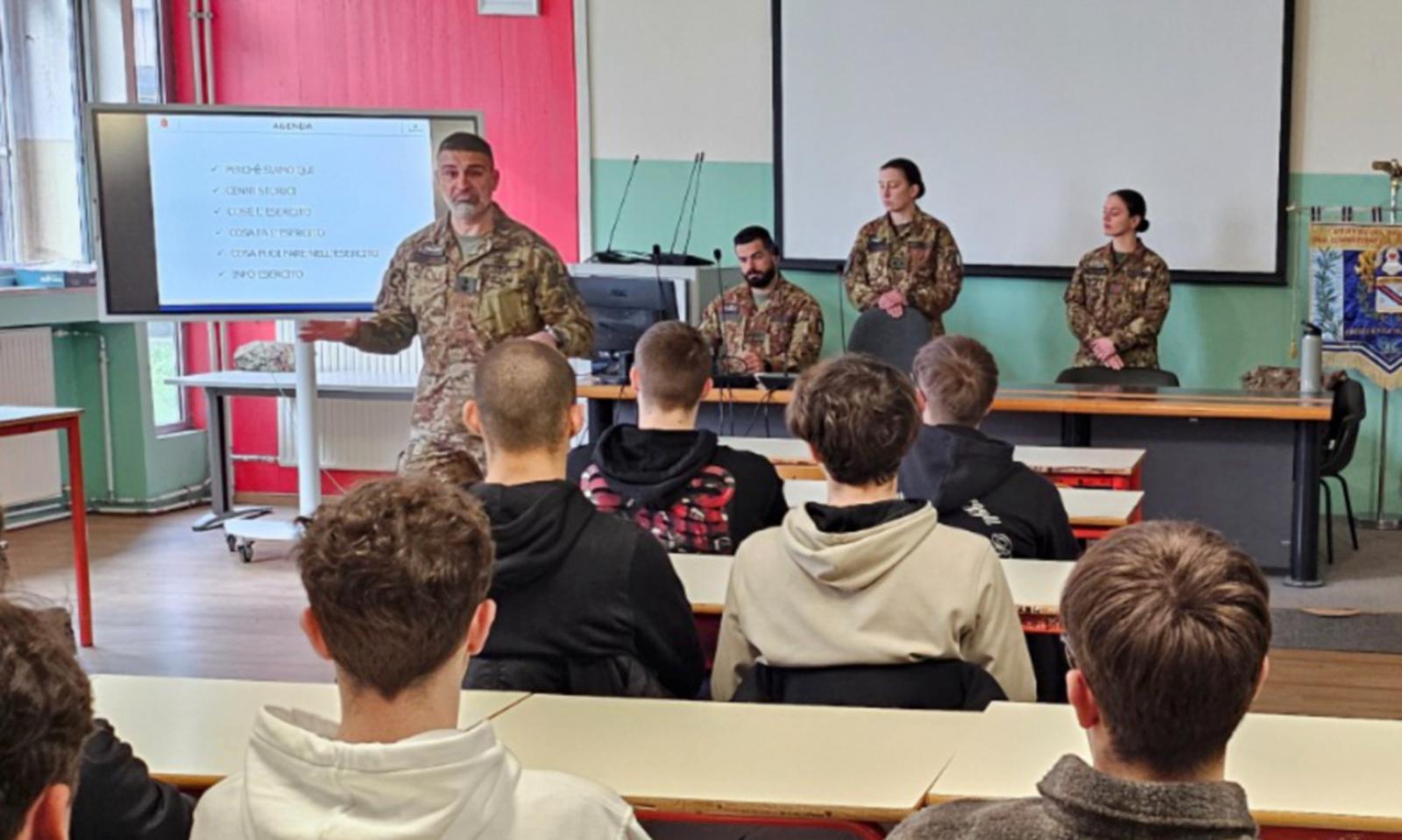 Par&agrave; in aula, la Flc Cgil attacca