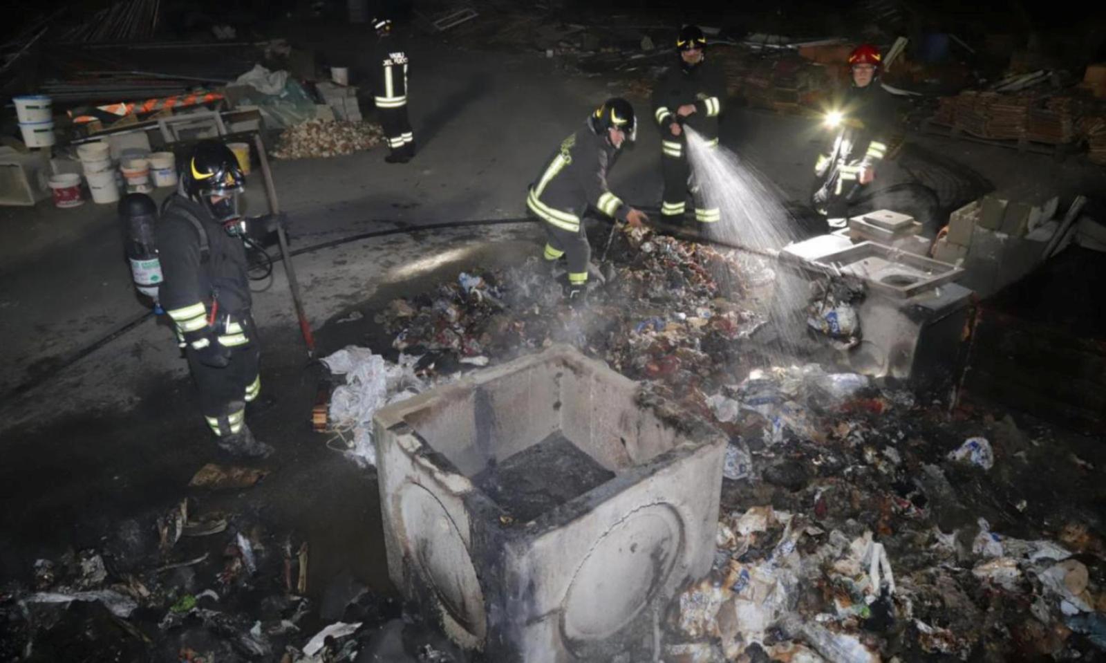 Fiamme domate alla ditta