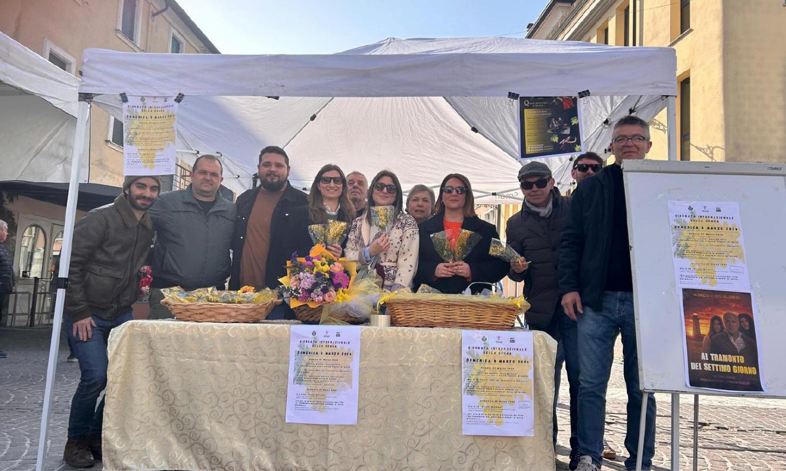 500 mazzi di mimose, tutti per loro