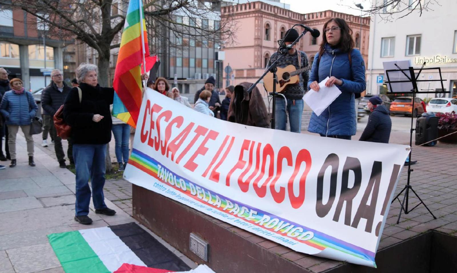 "Basta a guerre e politiche di riarmo"