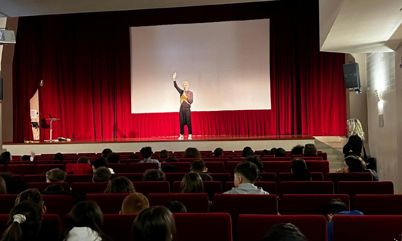 L&rsquo;Himalaya percorsa su due ruote